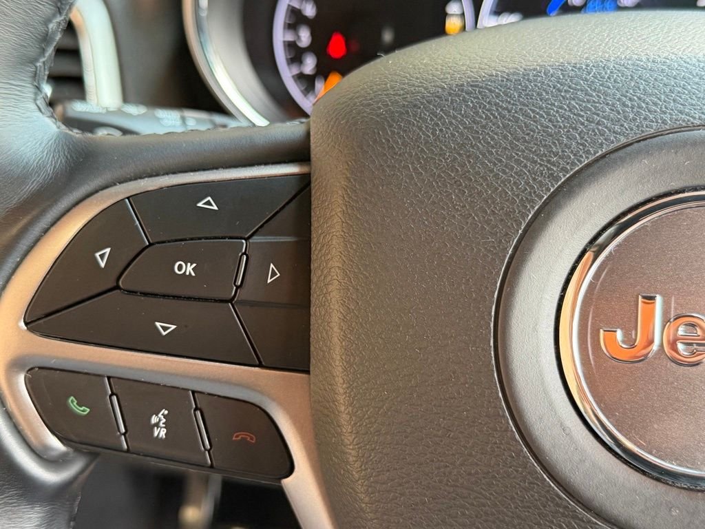 Used 2021 Billet Silver Metallic Jeep Laredo E image 37