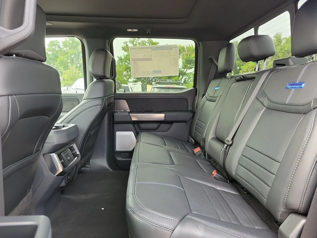 2026 Ford F-250 Super Duty Platinum - Photo 8