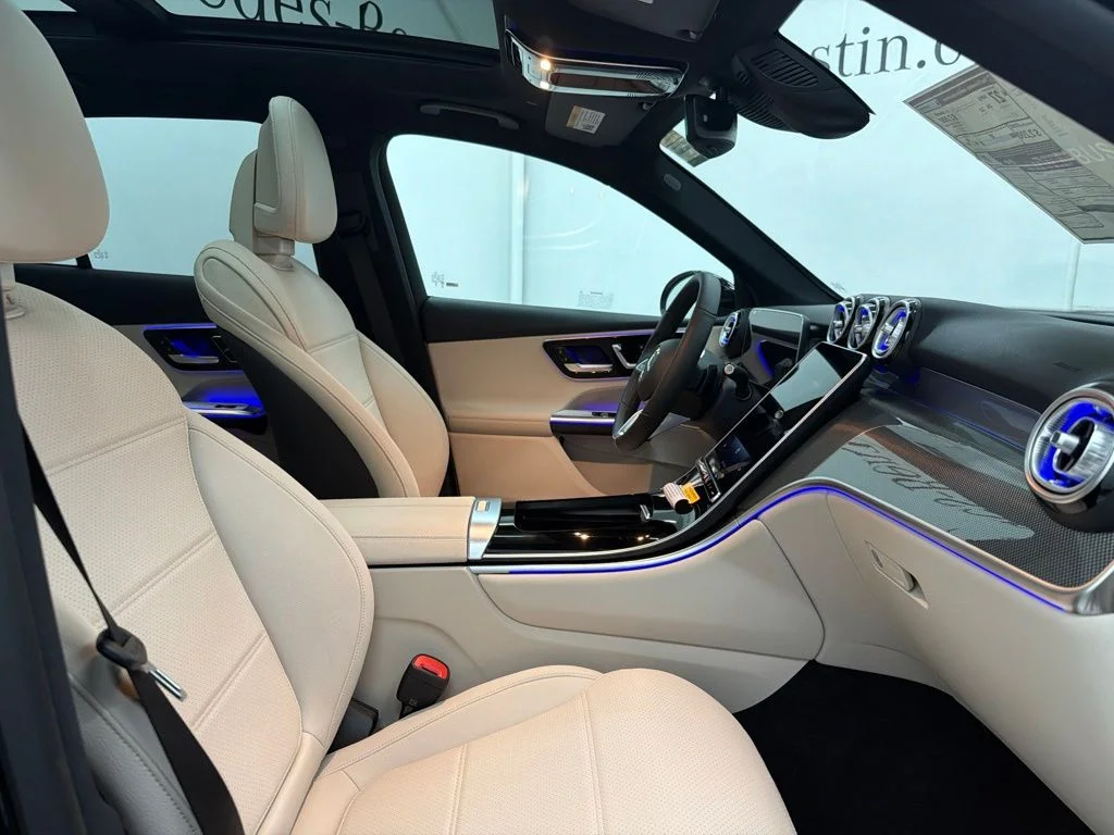 New 2027 Black Mercedes-Benz GLC 300 image 31