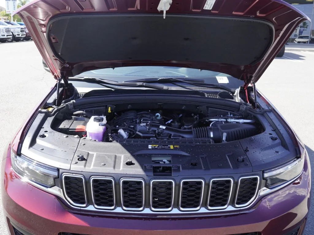 New 2026 Velvet Red Pearlcoat Jeep Laredo image 31