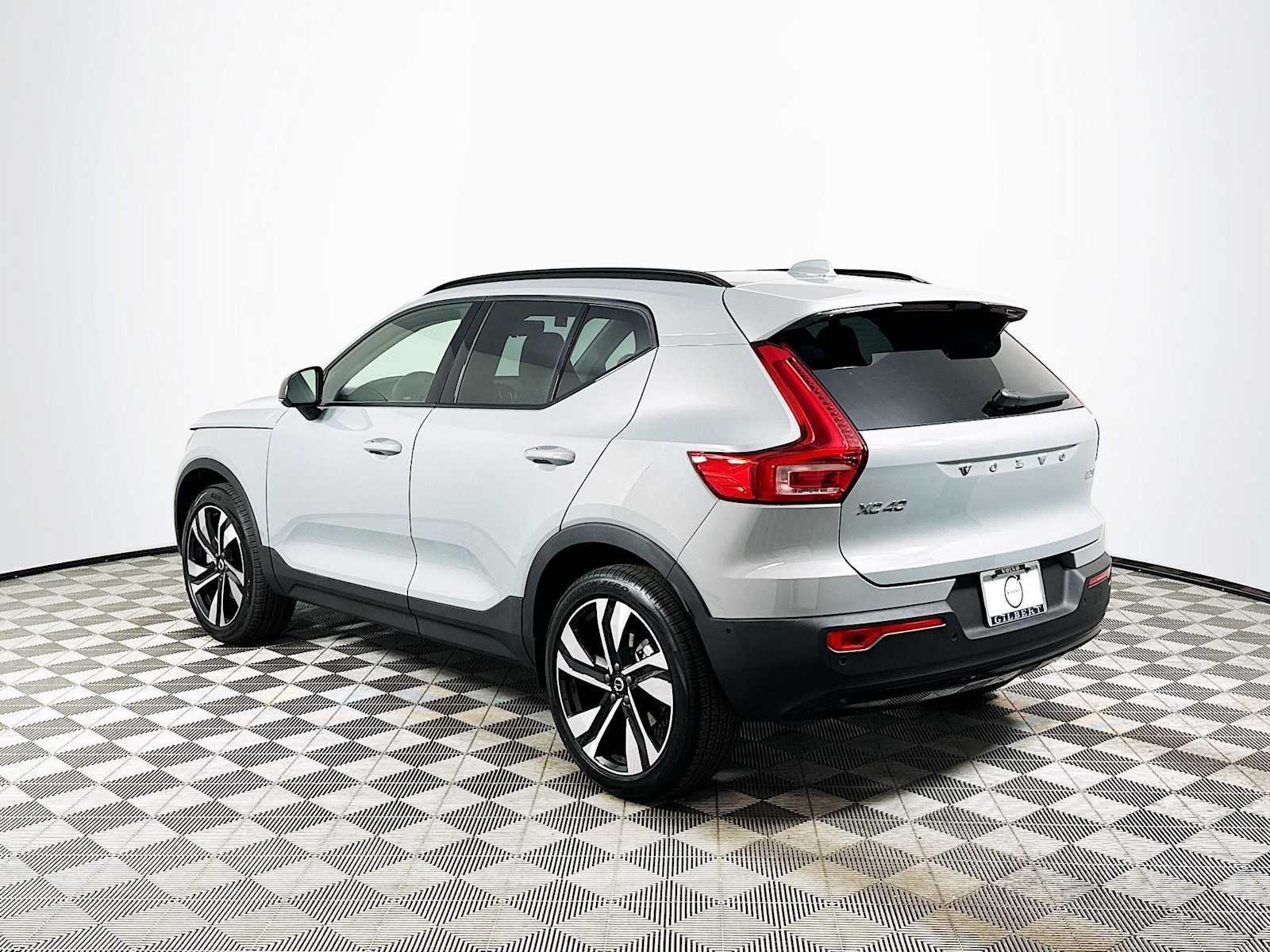 Certified Used 2025 Vapour Grey Volvo Ultra image 5