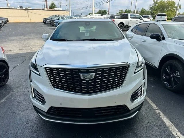 Used 2025 White Cadillac Premium Luxury image 5