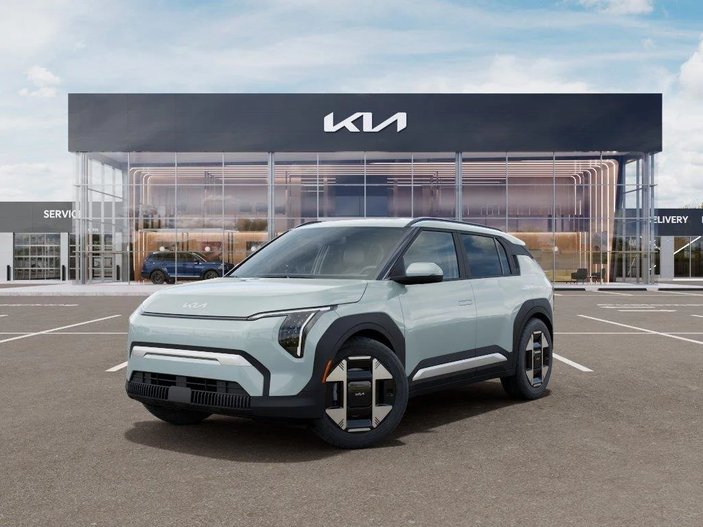New 2027 Snow White Pearl Kia Wind image 1