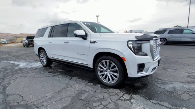 Certified Used 2023 WHITE FROST TRICOAT GMC Denali image 2