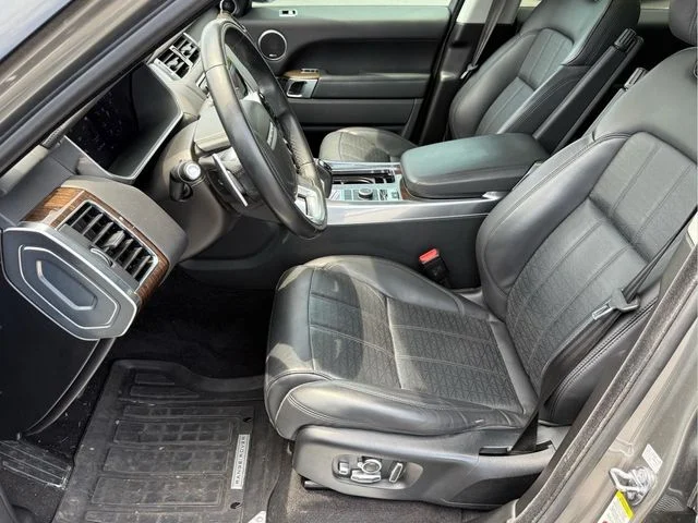 Used 2019 Silver Land Rover HSE Dynamic image 11