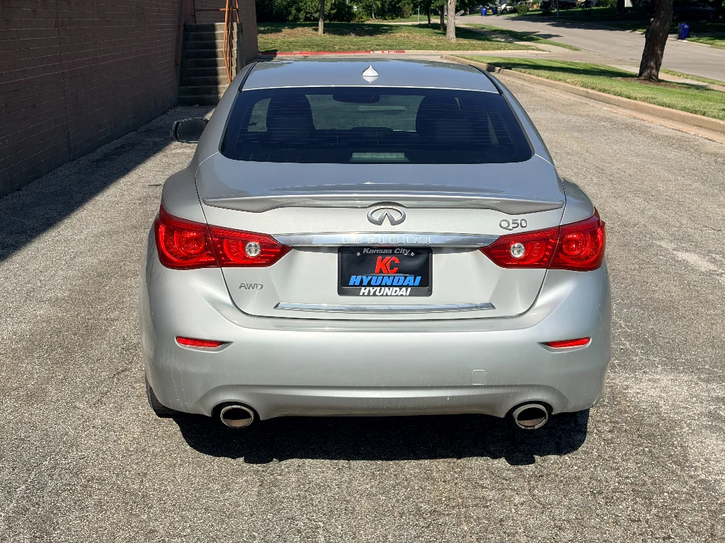 Used 2015 Liquid Platinum INFINITI Premium image 4
