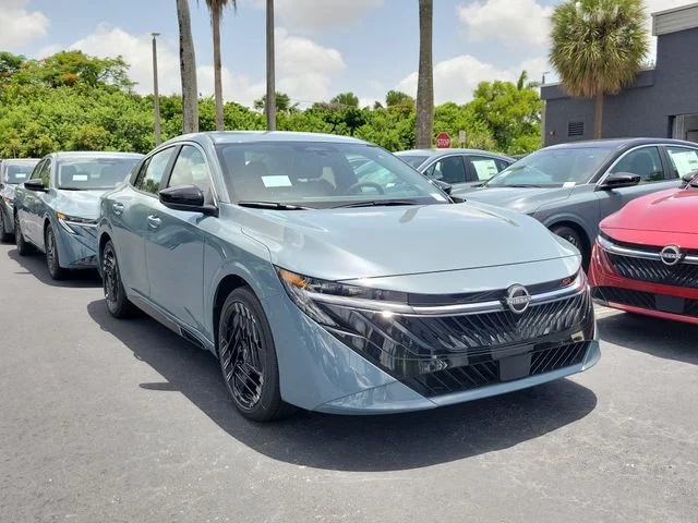 New 2026 Atlantic Gray Metallic / Super Black Two-tone Nissan SR image 3