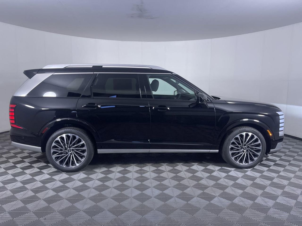 New 2026 Abyss Black Pearl Hyundai Calligraphy AWD image 4