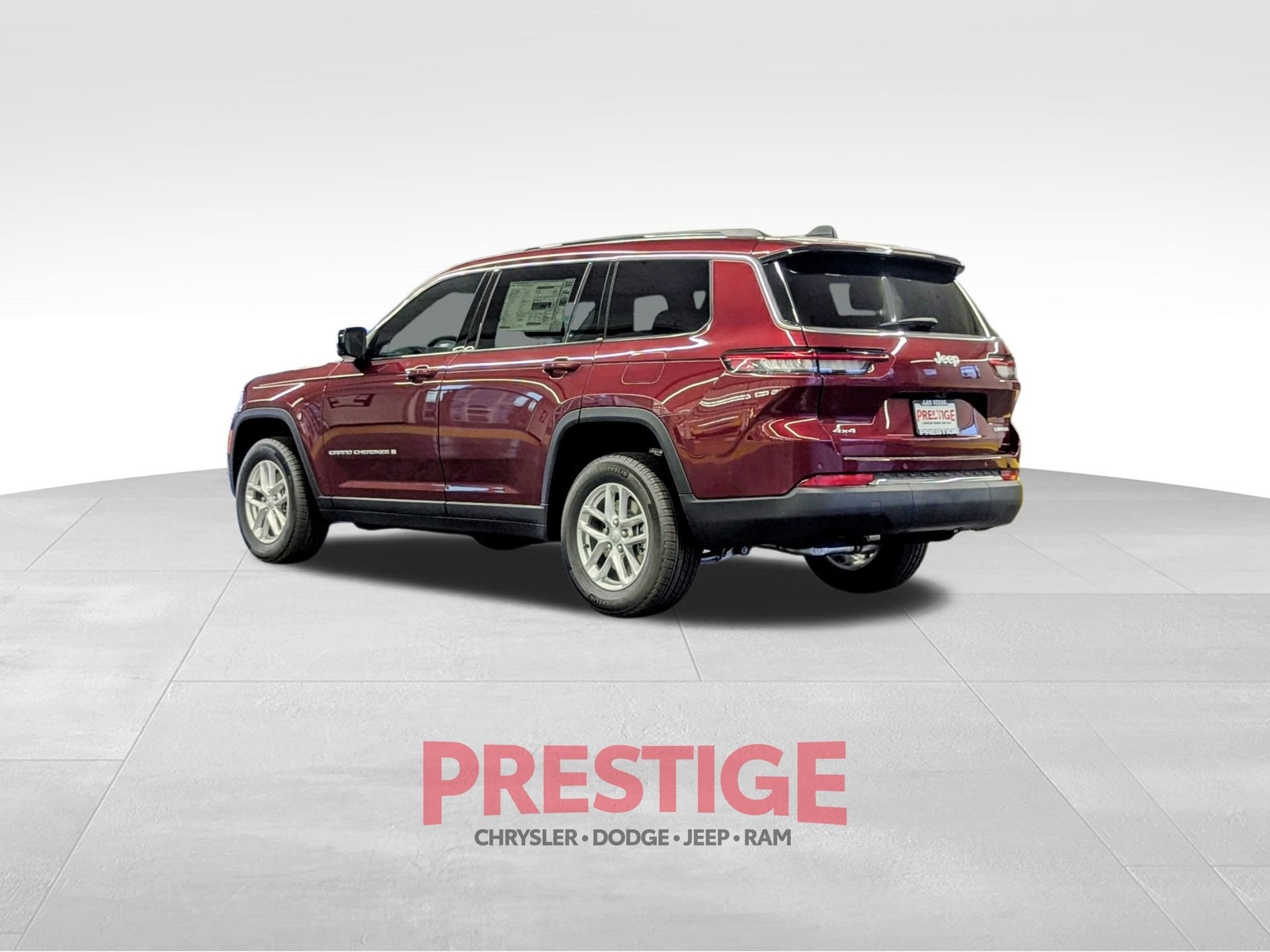New 2026 Velvet Red Pearl-Coat Exterior Paint Jeep Laredo image 9