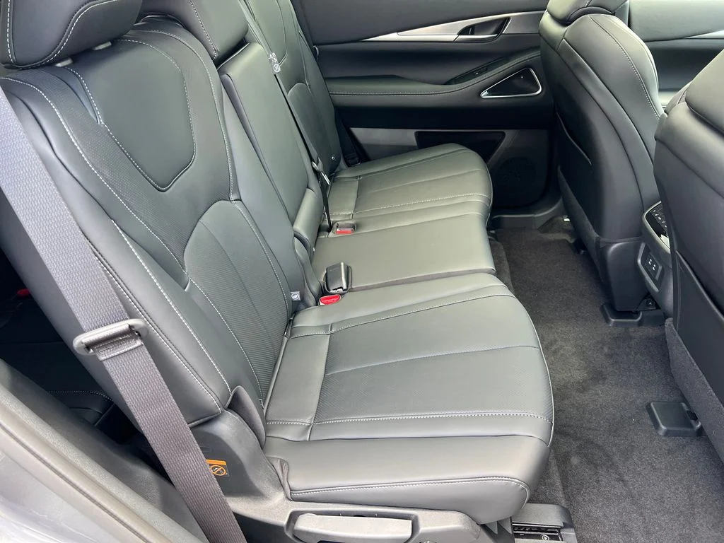 New 2027 GRAPHITE SHADOW INFINITI Luxe FWD image 18