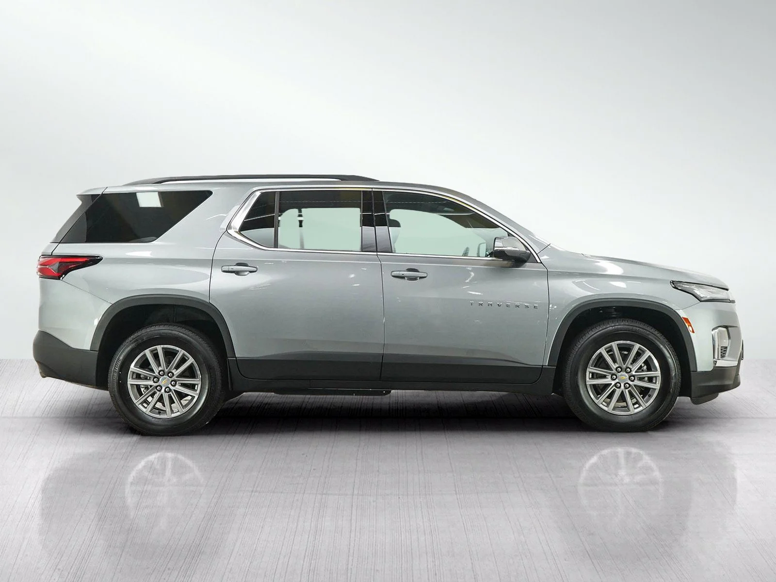 Used 2023 Sterling Gray Metallic Chevrolet 4D WAGON 1LT CLOTH AWD (1LT) image 6