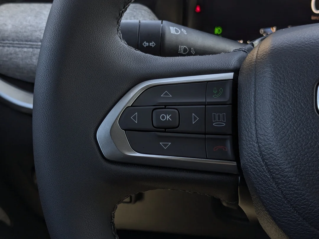 New 2026 White Jeep North - - 4x4 - Panoramic Sunroof - Alpine Audio - Adaptive Cruise - Power Liftgate & More! image 17