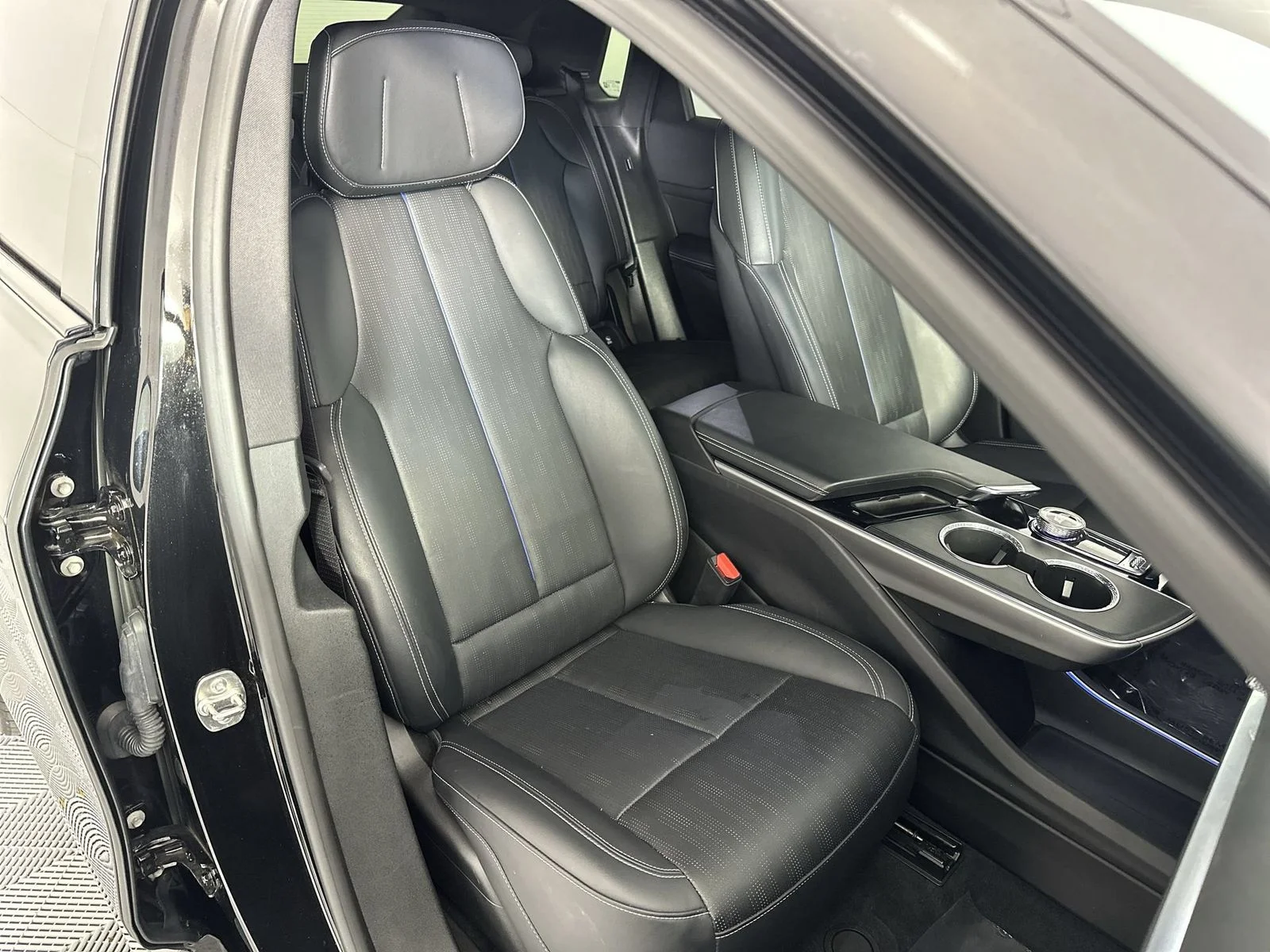 Used 2024 Black Cadillac Sport image 27