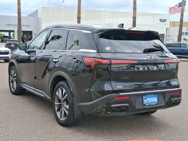 Used 2023 Black INFINITI LUXE image 4