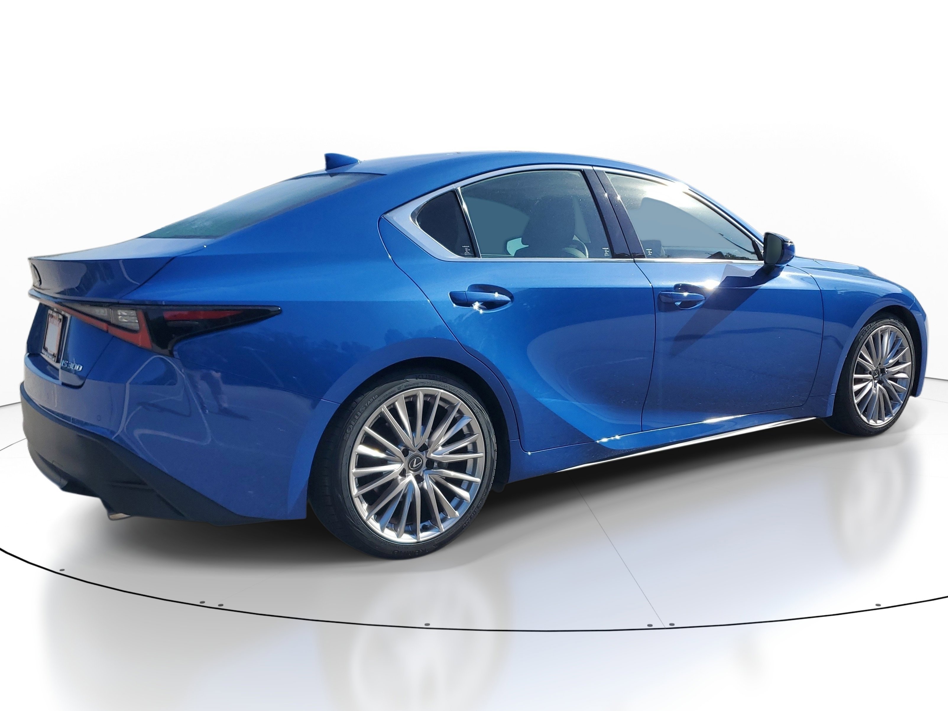 Used 2023  Lexus 300 image 5