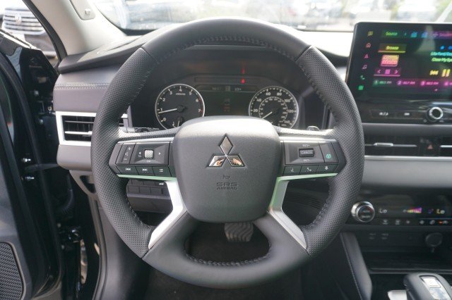 2025 Mitsubishi Outlander SE - Photo 26