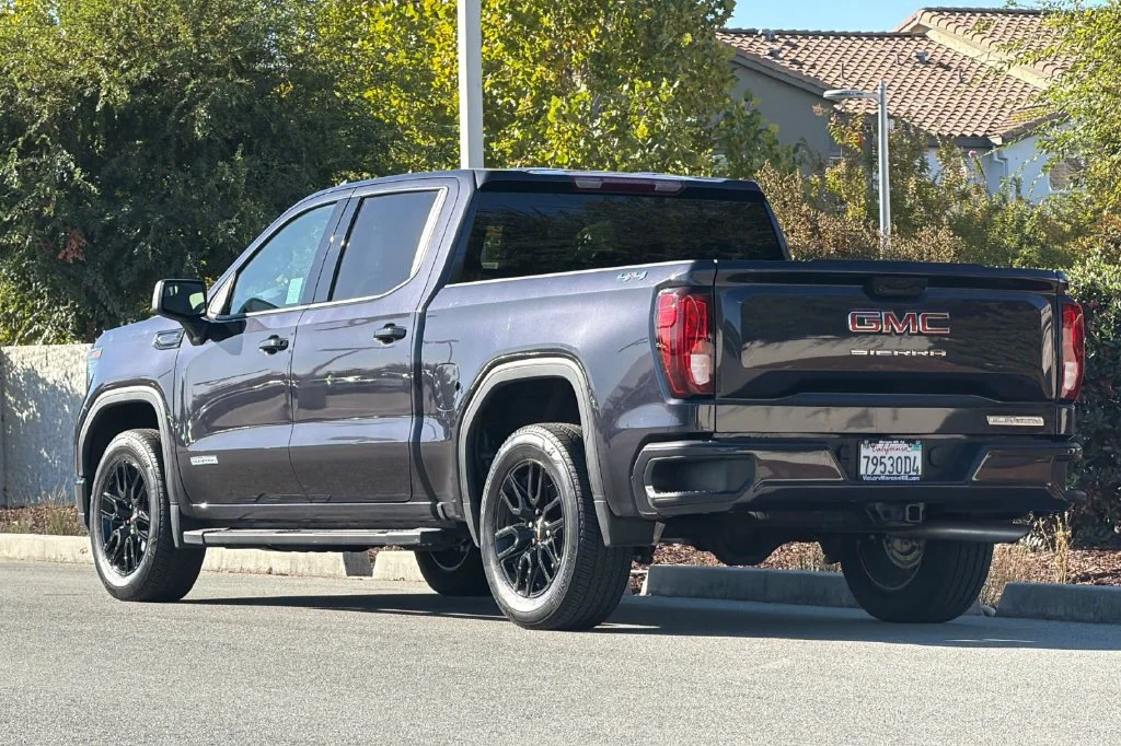 Used 2024 Titanium Rush Metallic GMC Elevation image 6