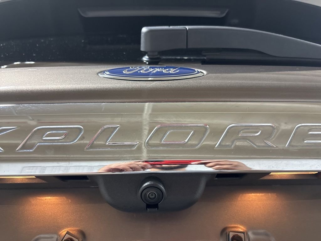 Used 2021 Gray Ford Limited image 35