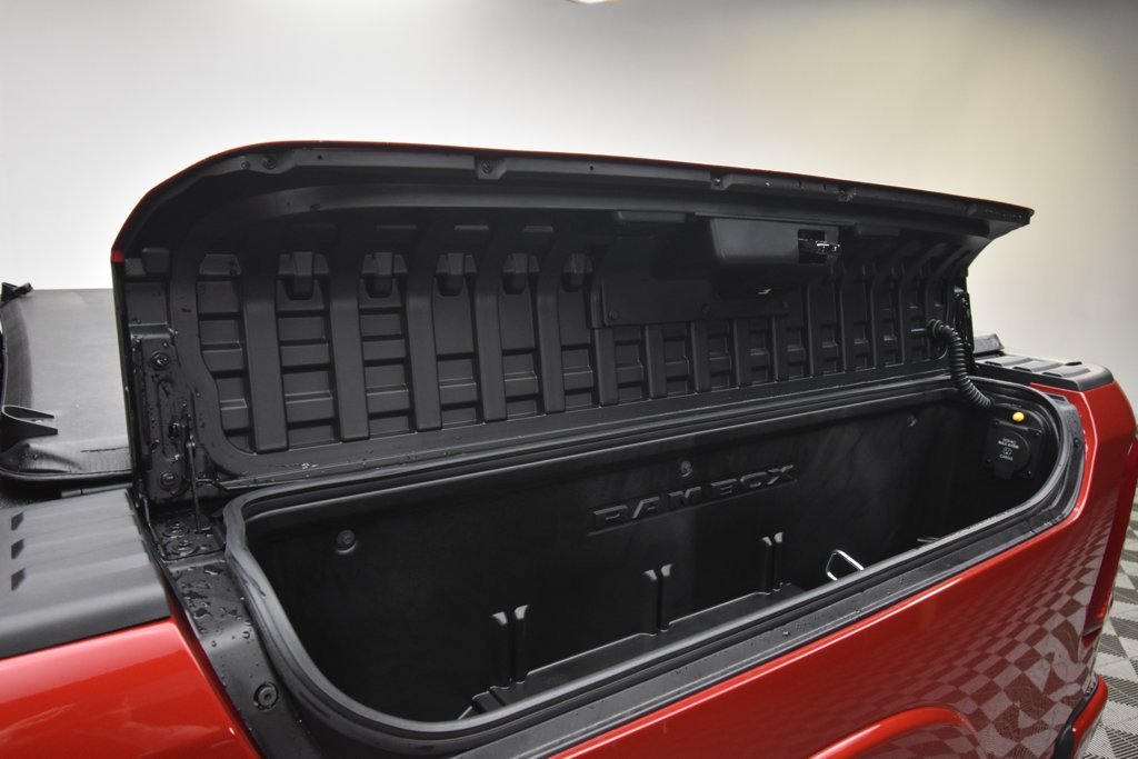 New 2027 Molten Red Pearl-Coat Exterior Paint RAM Tungsten image 19