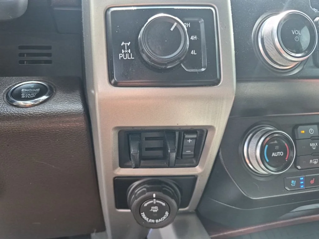 Used 2020 Agate Black Metallic Ford King Ranch image 27