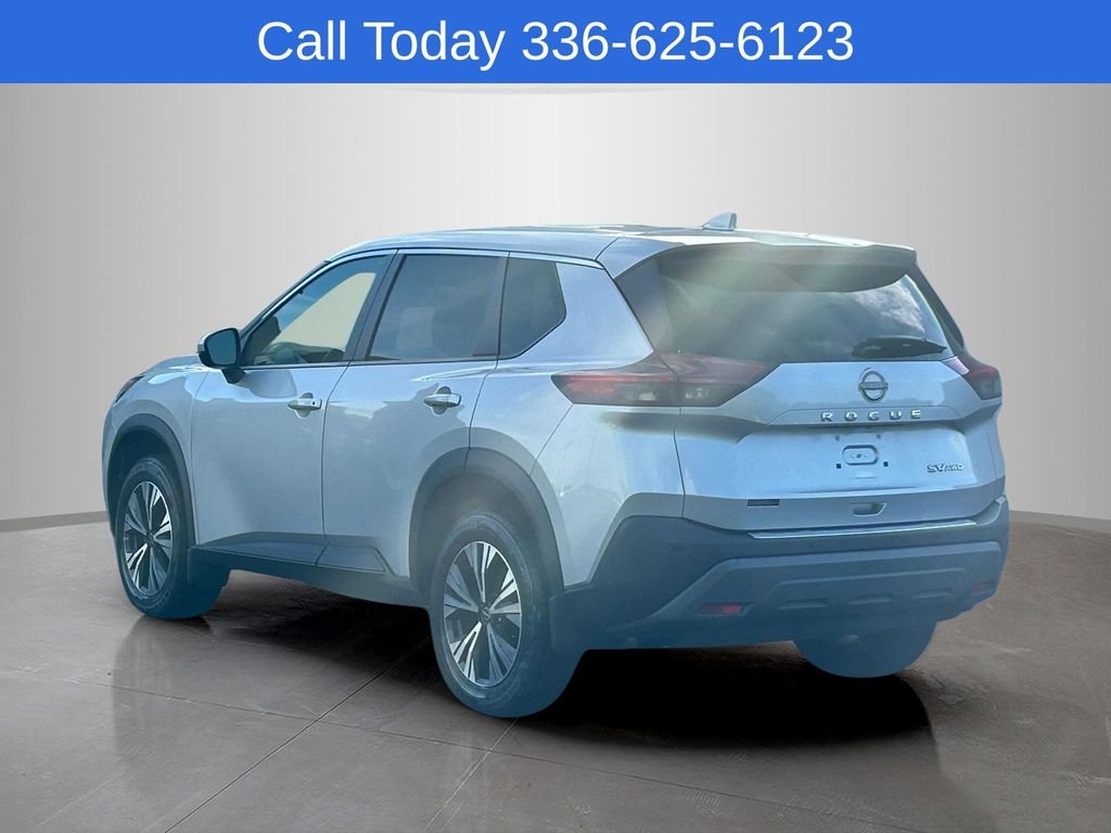 Used 2022 Silver Nissan SV image 3