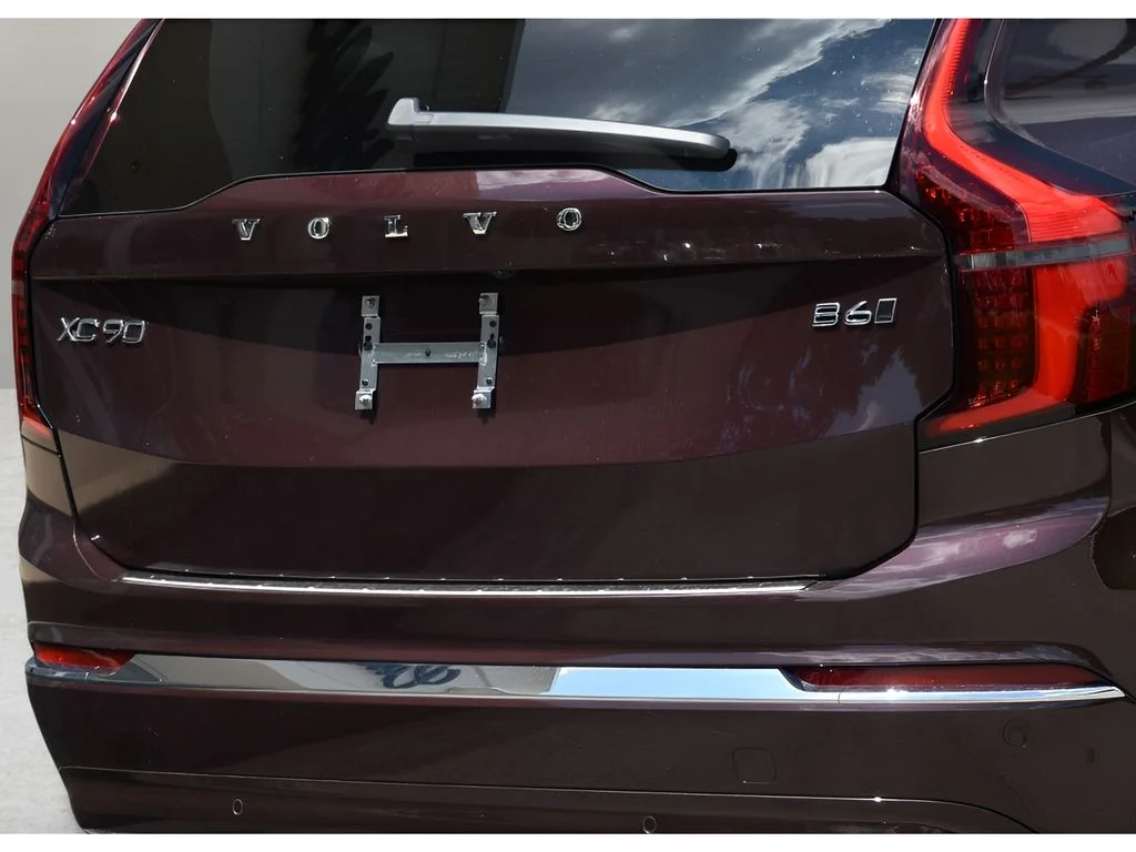 Used 2026 Mulberry Red Metallic Volvo Core image 30