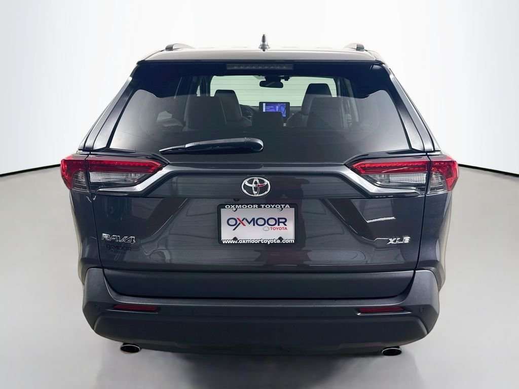 Used 2024 Magnetic Gray Metallic Toyota XLE Premium image 6