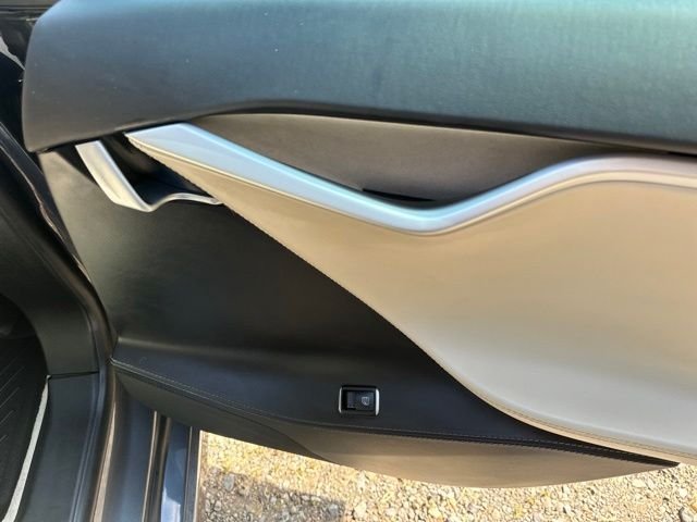 Used 2018 Silver Metallic Tesla 100D image 16