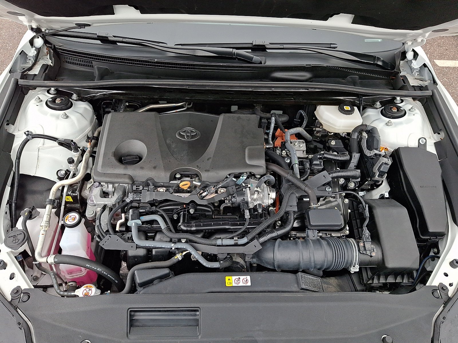Used 2025 Ice Cap Toyota LE image 27