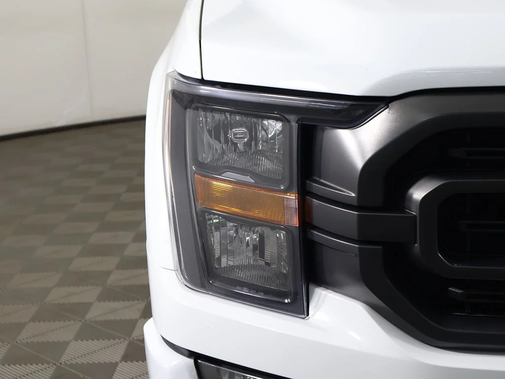 Used 2023 Oxford White Ford XLT image 13