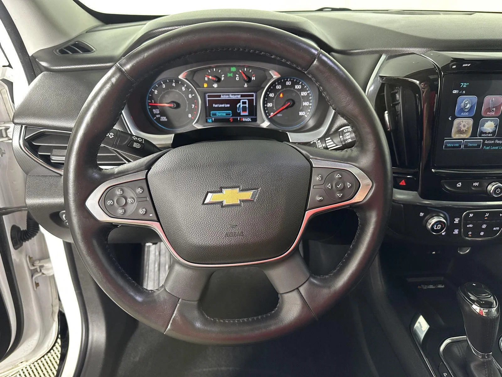 Used 2018 Iridescent Pearl Tricoat Chevrolet Premier image 16