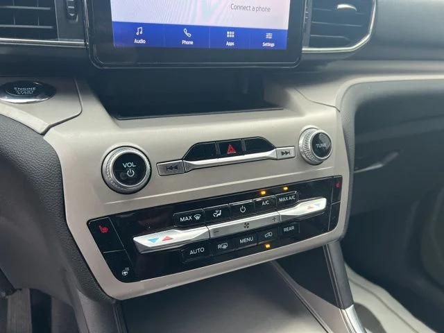 Used 2023 Gray Ford XLT image 38