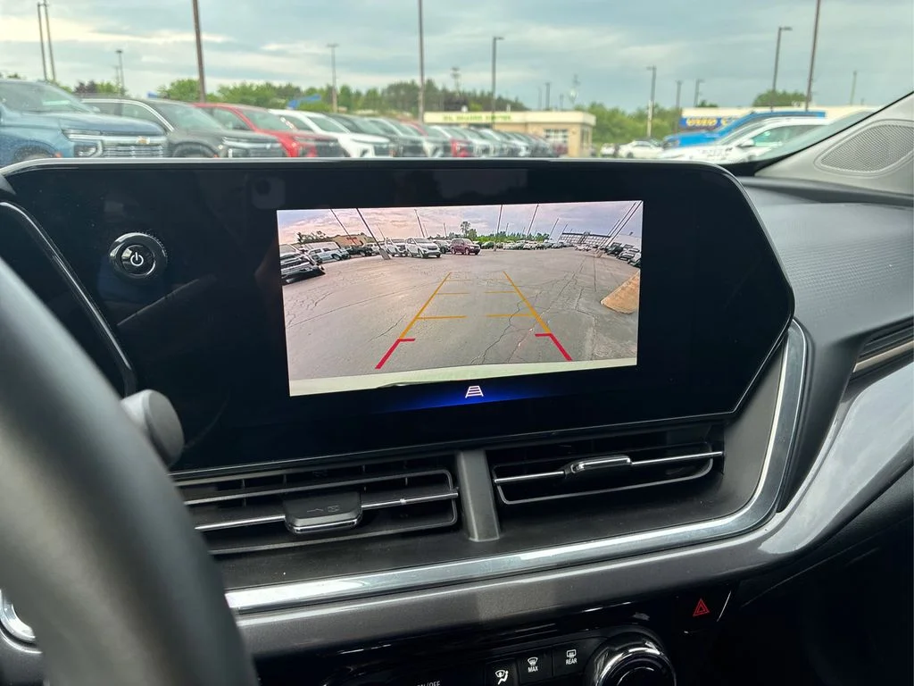 Used 2024 Green Chevrolet ACTIV image 26