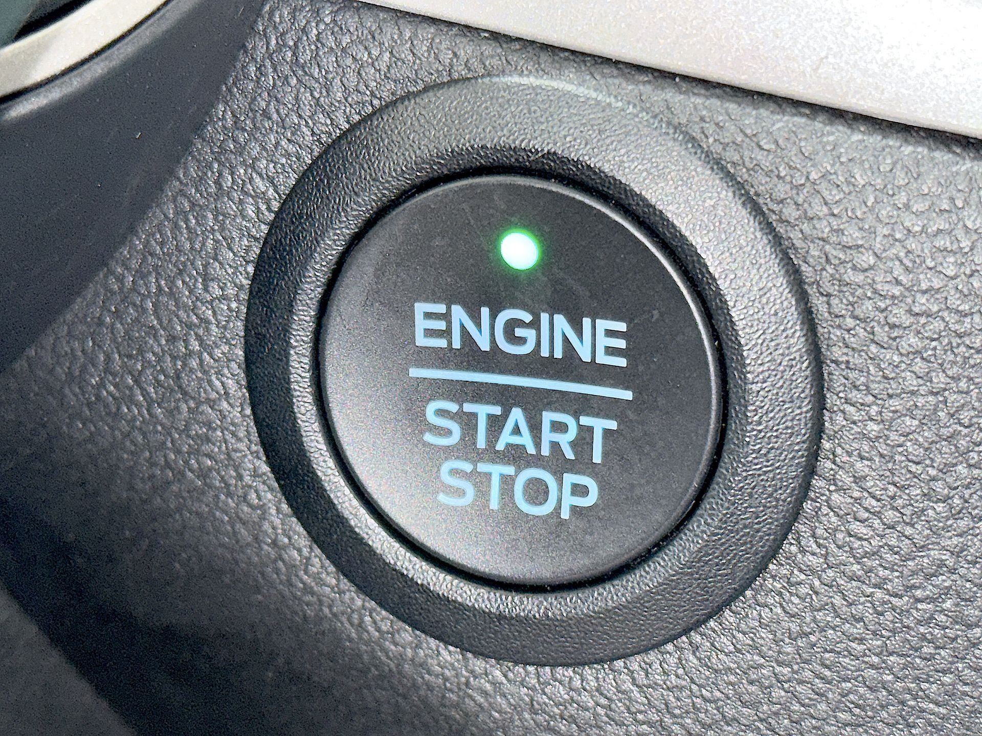 2022 Ford Escape SEL - Photo 17