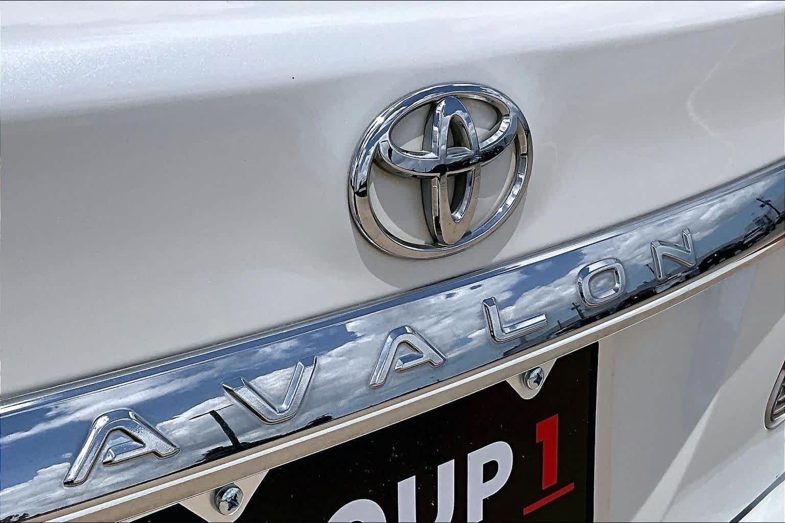 Used 2012 Blizzard Pearl Toyota Limited image 31