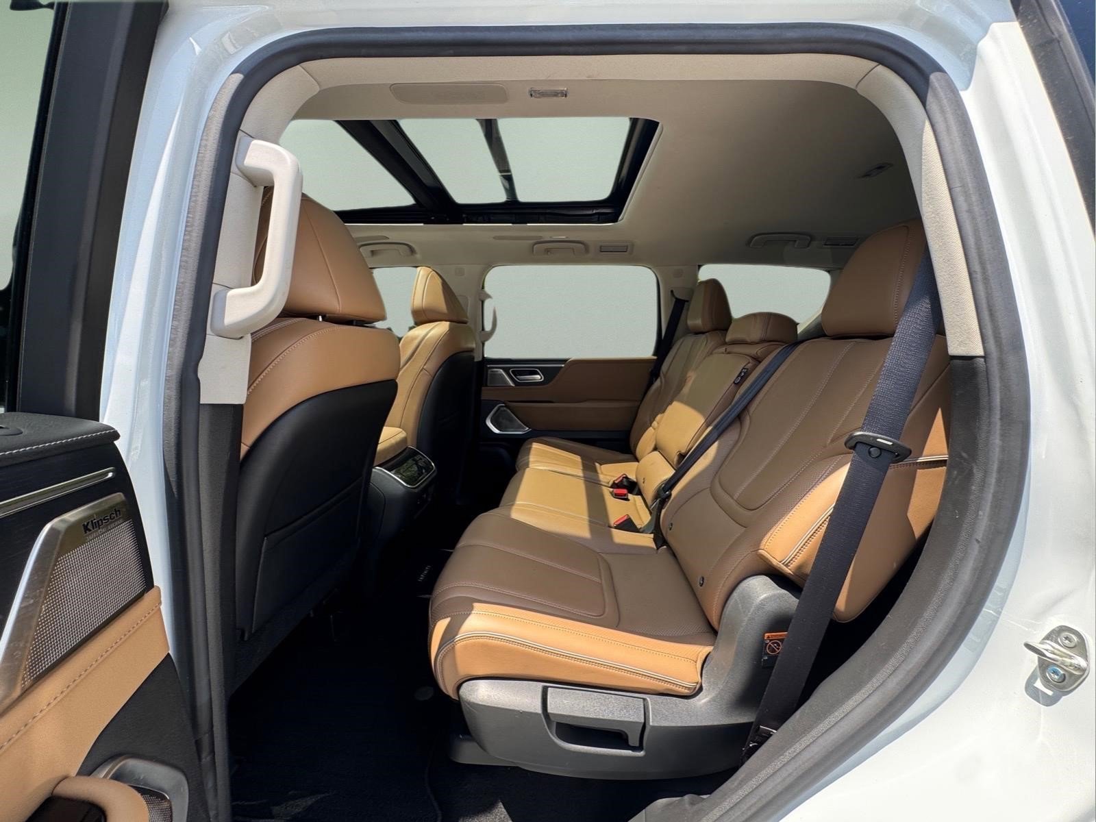 Used 2025 Radiant White INFINITI SENSORY image 15