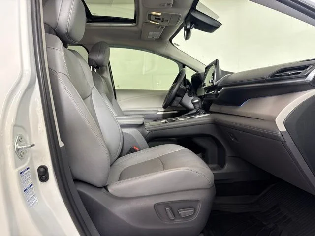 Certified Used 2021 Blizzard Pearl Toyota Limited image 4