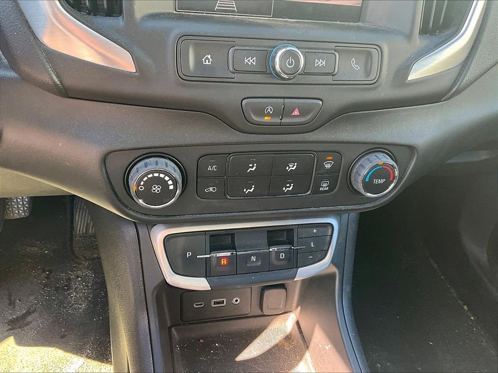 Used 2024 Summit White GMC SLE image 25