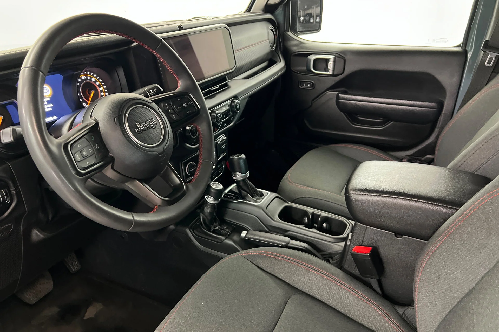 Used 2024 Anvil Clear Coat Jeep Rubicon image 14