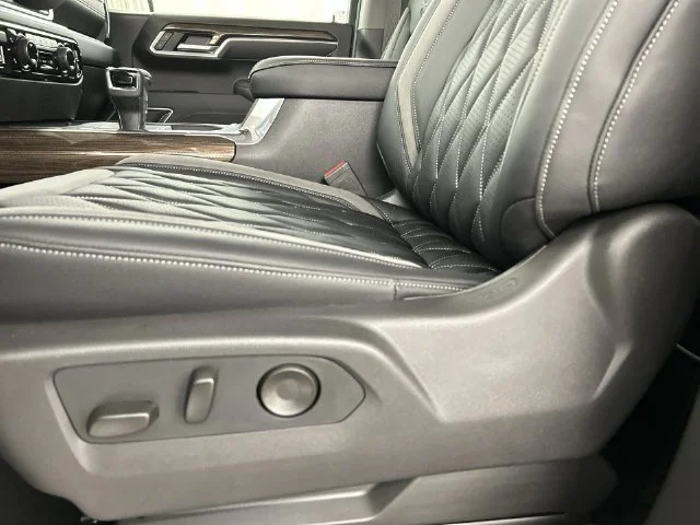 New 2026 Sterling Gray Metallic Chevrolet RST image 26