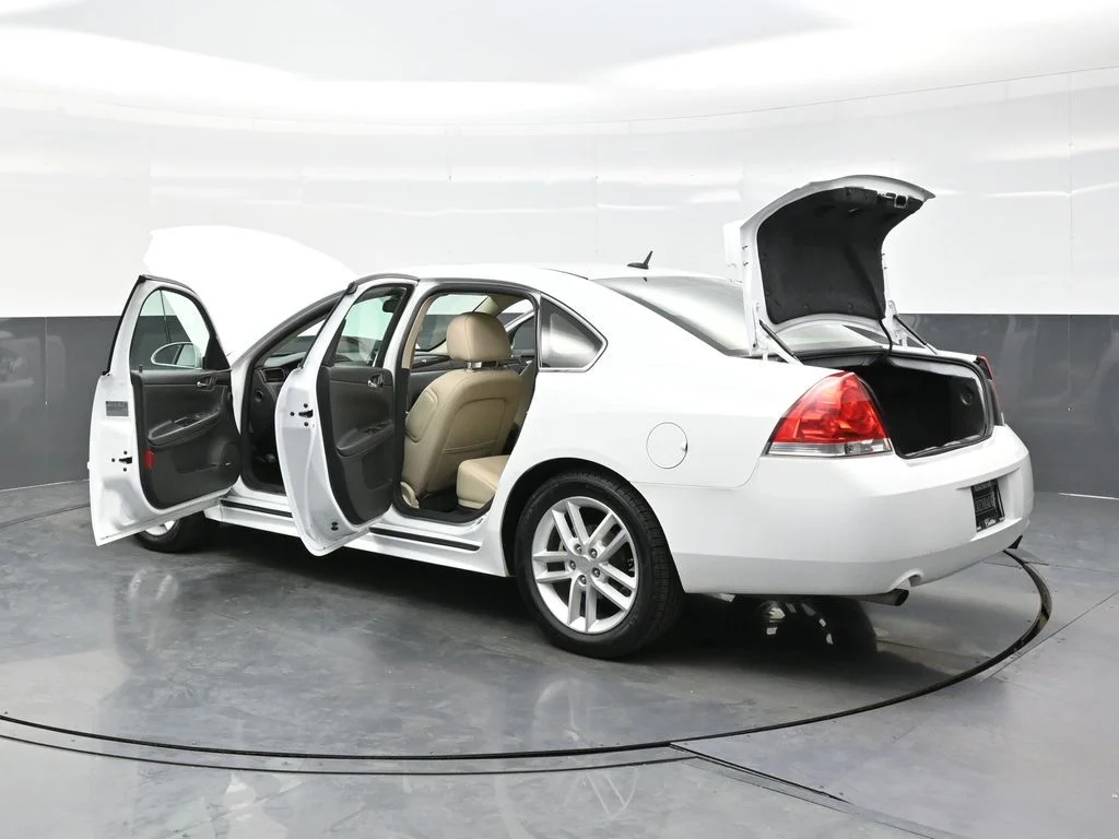 Used 2014 White Chevrolet LTZ image 43