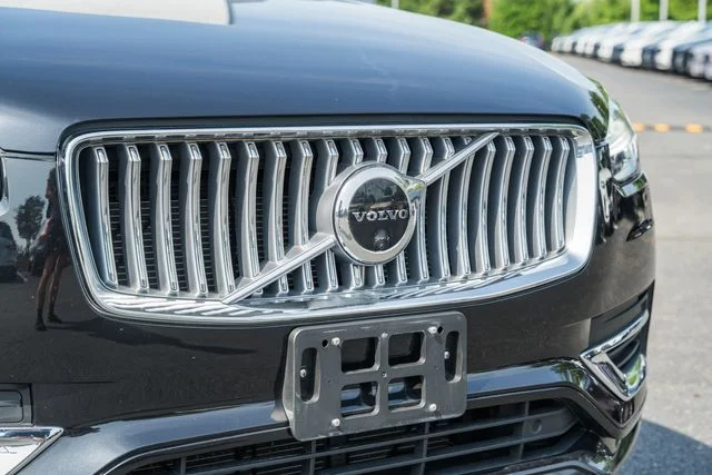 Certified Used 2023 Onyx Black Volvo Plus image 12