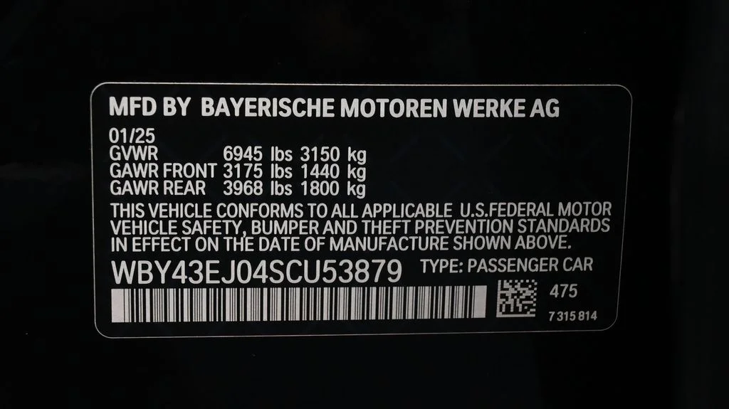 2025 BMW i7 50 - Photo 24