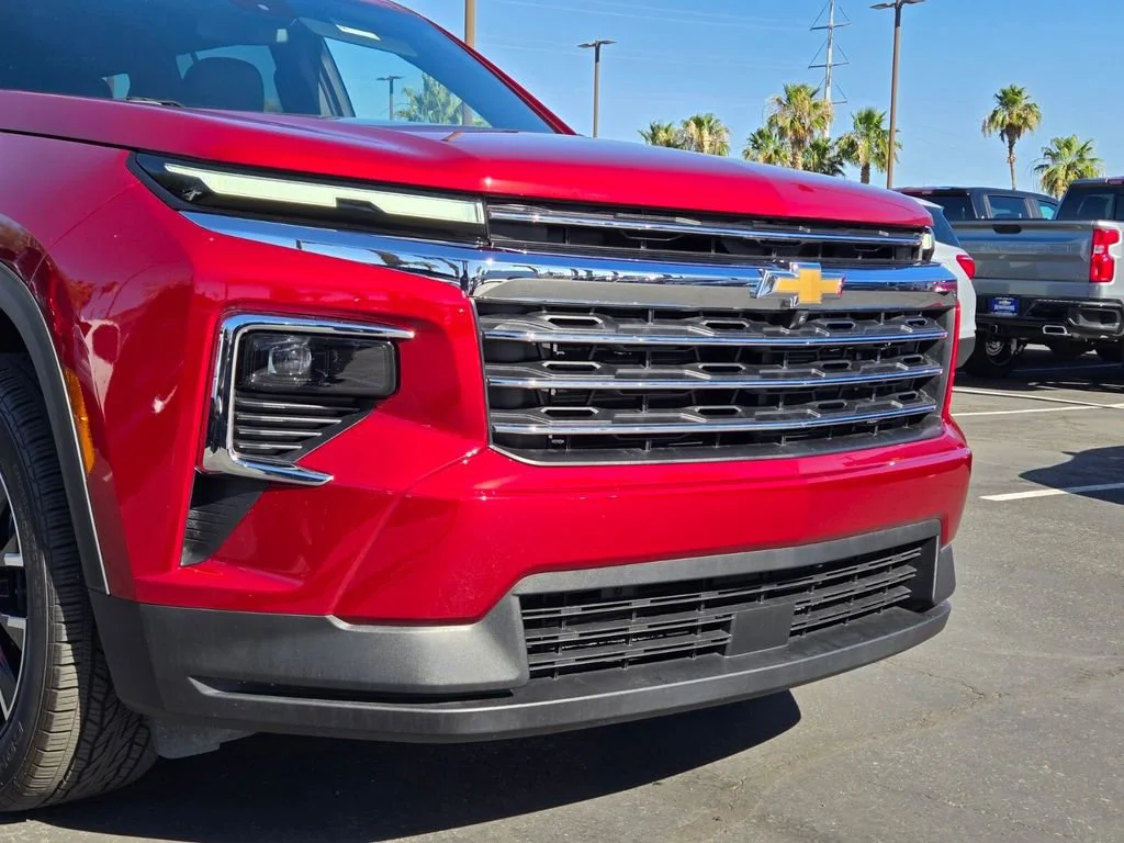 Used 2025 Radiant Red Tintcoat Chevrolet LT image 8
