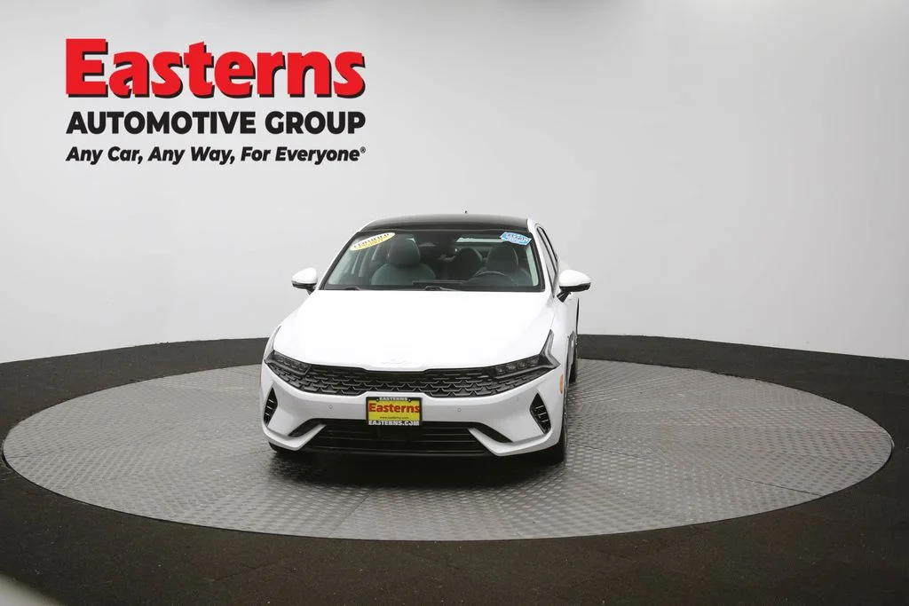 Used 2022 White Kia EX image 53