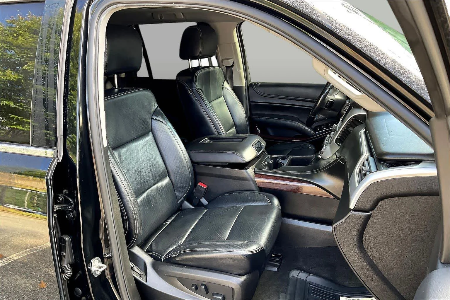 Used 2018 Onyx Black GMC SLE image 8