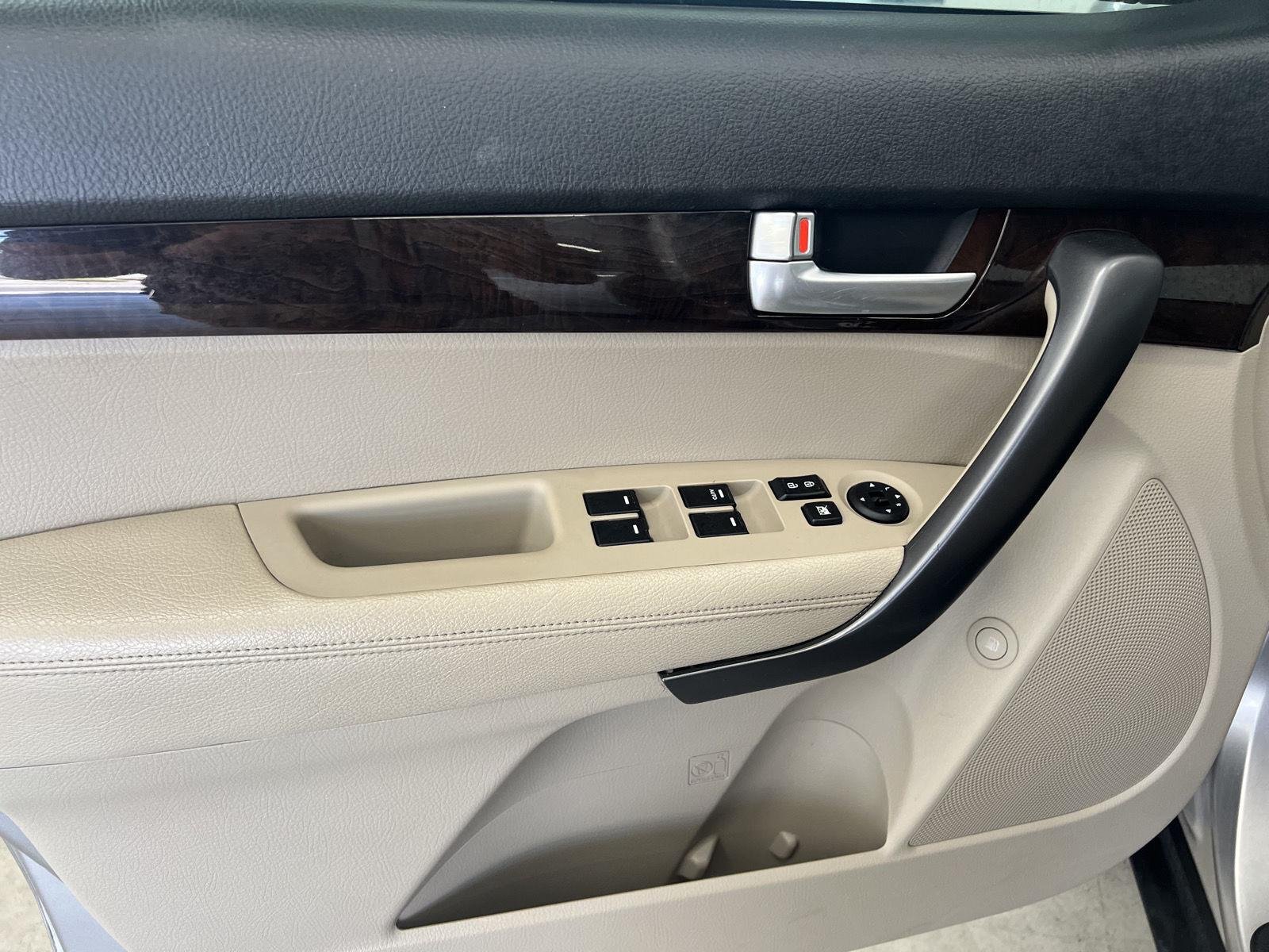 Used 2014 Satin Metal Kia LX image 12