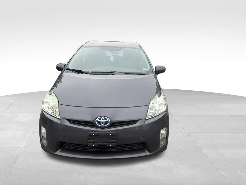Used 2010 Gray Toyota III image 2