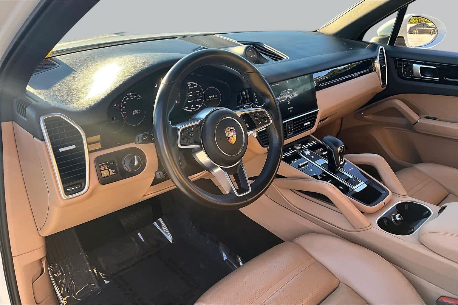 Used 2019  Porsche  image 16