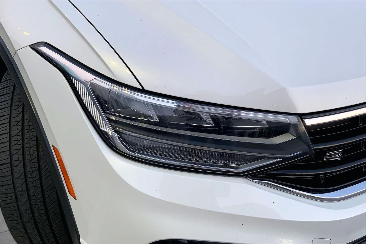 Used 2023 Opal White Pearl Volkswagen SE R-Line Black image 26
